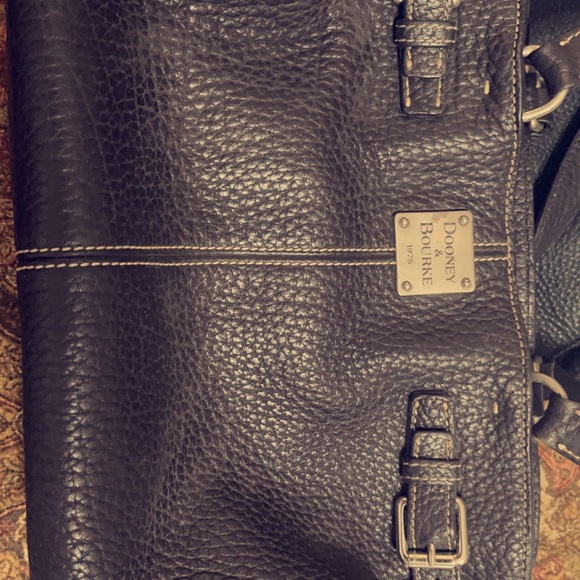 Dooney & Bourke Chocolate handbag. In great condition, no rips or stains. - Picture 2 of 6